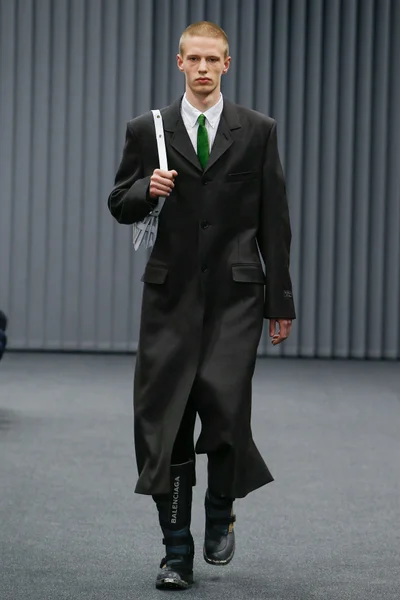 Look 1